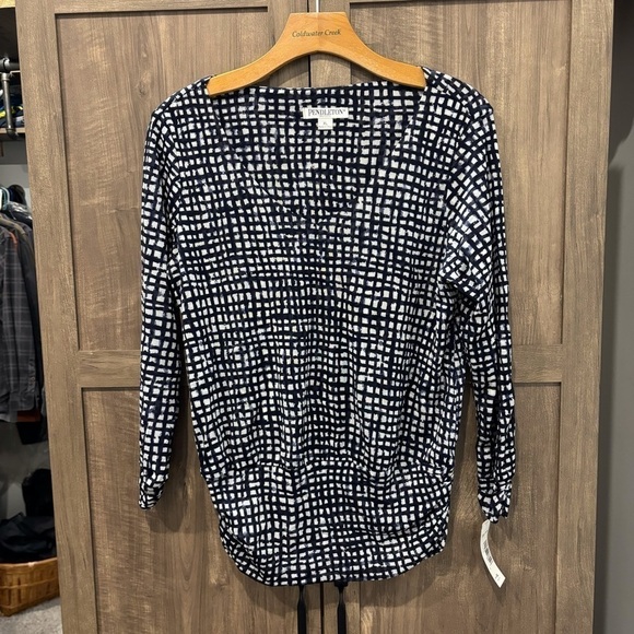 Pendleton Tops - NWT Pendleton XL Petite Catalina nylon Top Long Sleeve V Neck
